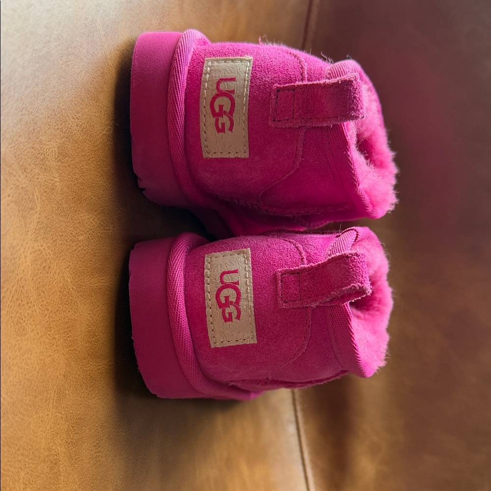 UGG classic ultra minis Kids size 13 - Picture 2 of 5